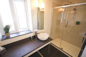 Отель Quinlan & Cooke Boutique Townhouse Кэрсивин Экстерьер фото
